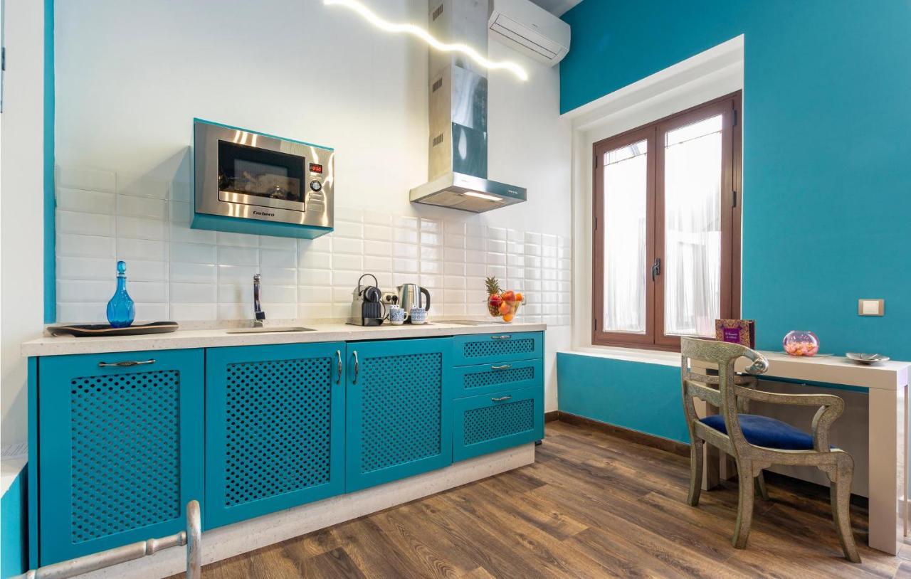 Amazing In With Kitchenette Appartement