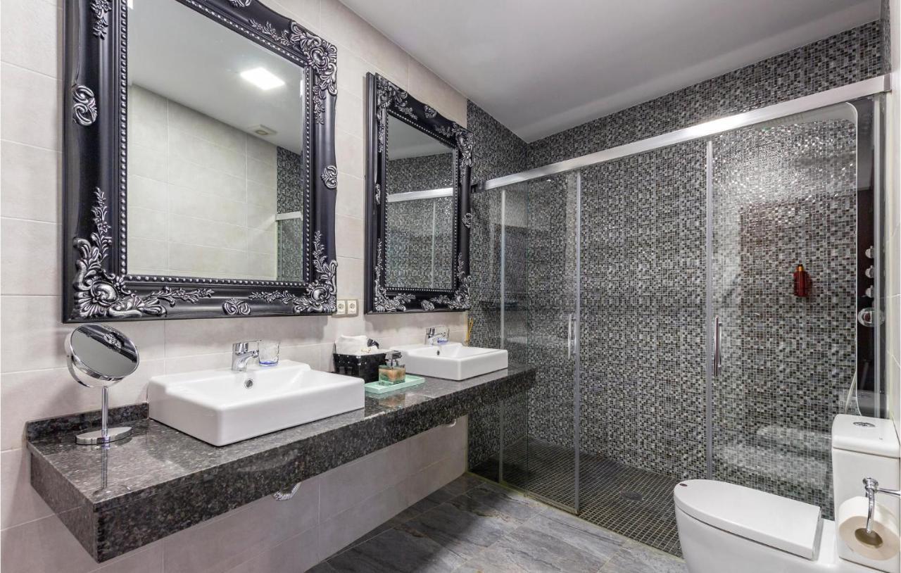 Amazing In With Kitchenette Séville