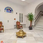 Amazing Apartment In Sevilla With Kitchenette