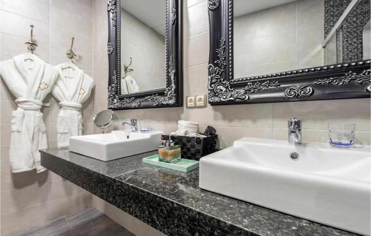 Amazing In With Kitchenette Seville